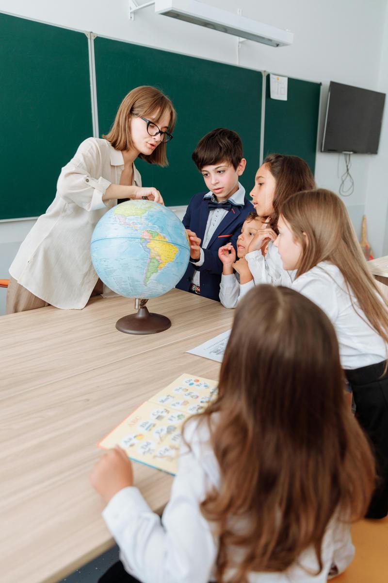 modern classroom-fb6a4187e08643fa83acb27a73befb1b.jpg modern classroom